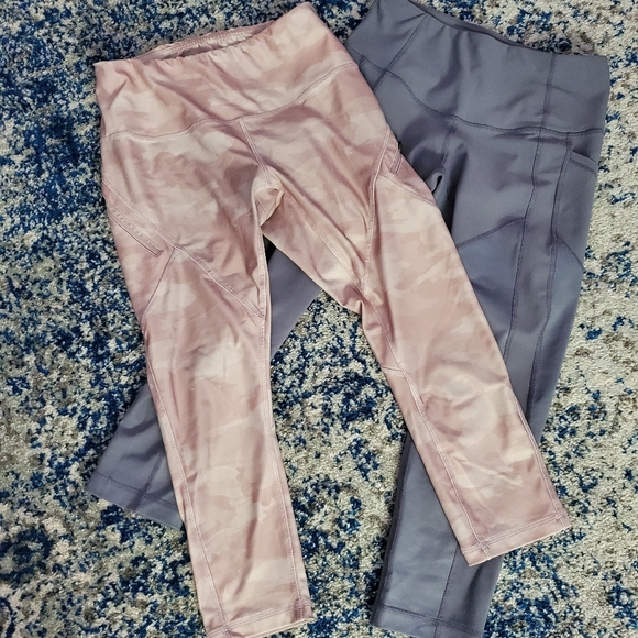 90 Degree By Reflex Pants - 2 pair workout Capri leggings, size Sm